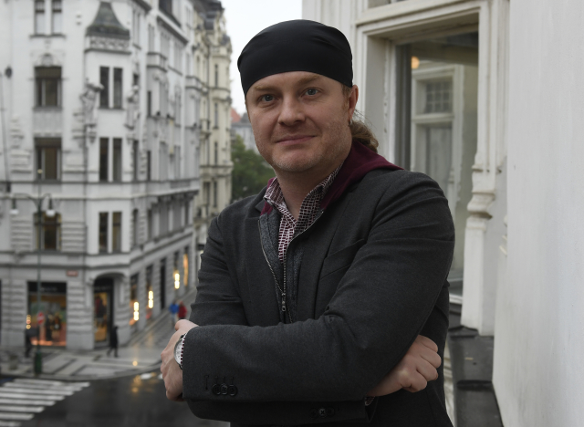 Houslista Pavel Šporcl.