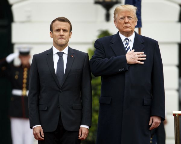 Zleva francouzský prezident Emmanuel Macron a americký prezident Donald Trump. Zleva francouzský prezident Emmanuel Macron a americký prezident Donald Trump.