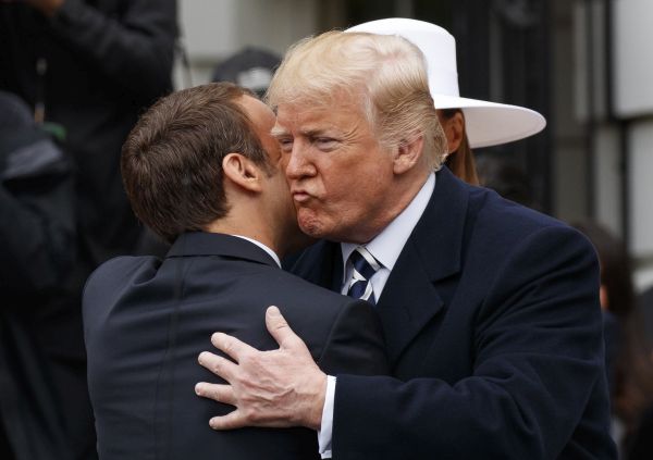 Francouzský prezident Emmanuel Macron a americký prezident Donald Trump.