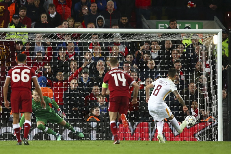 Fotbalisté římského AS prohrávali na hřišti Liverpoolu o pět branek, díky závěrečným deseti minutám se ale vrátili do hry. Fotbalisté římského AS prohrávali na hřišti Liverpoolu o pět branek, díky závěrečným deseti minutám se ale vrátili do hry.