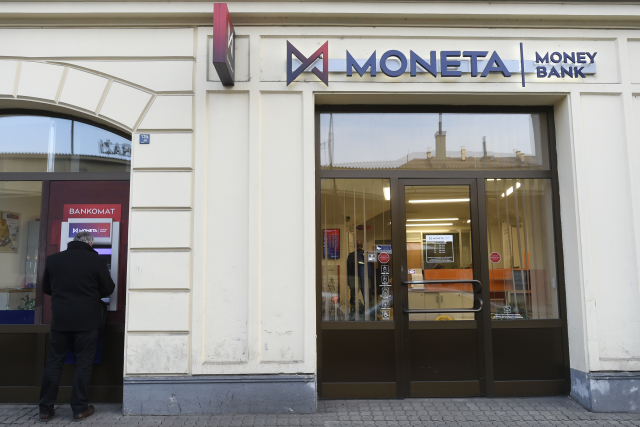 Moneta Money Bank.