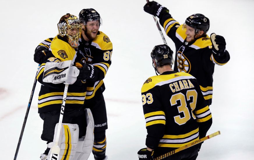 Radost hokejistů Bostonu. Radost hokejistů Bostonu.