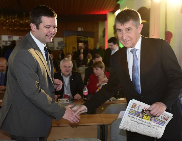 Jan Hamáček (vlevo) a Andrej Babiš.