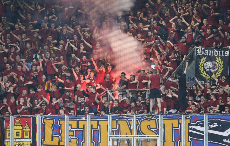 Fanoušci Sparty se do Ostravy chystají v hojném počtu.