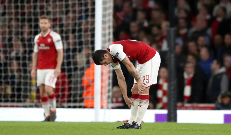 Arsenal po většinu zápasu hrál přesilovku, přesto nevyhrál. 