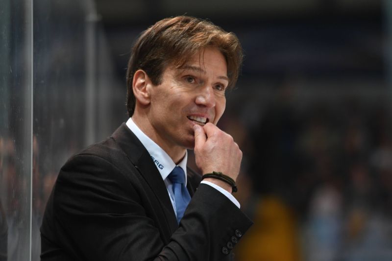 Uwe Krupp by od nové sezony mohl vést pražskou Spartu. Uwe Krupp by od nové sezony mohl vést pražskou Spartu.