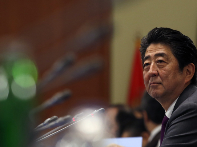 Japonský premiér Šinzó Abé. Japonský premiér Šinzó Abé.