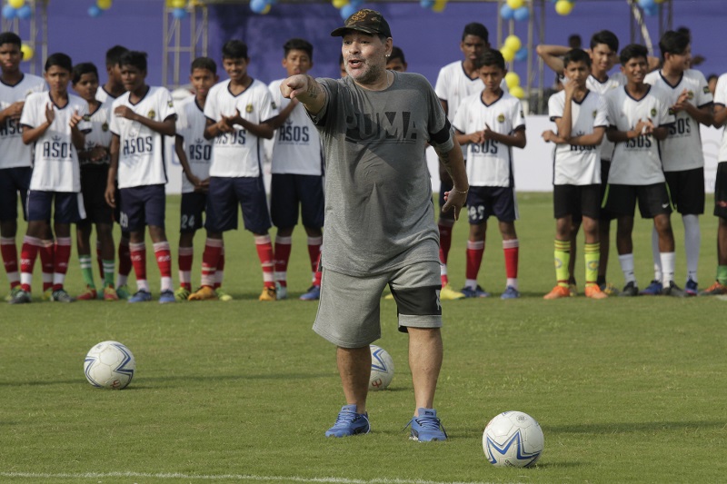Diego Maradona končí na lavičce druholigového klubu Al-Fudžajra ze Spojených arabských emirátů