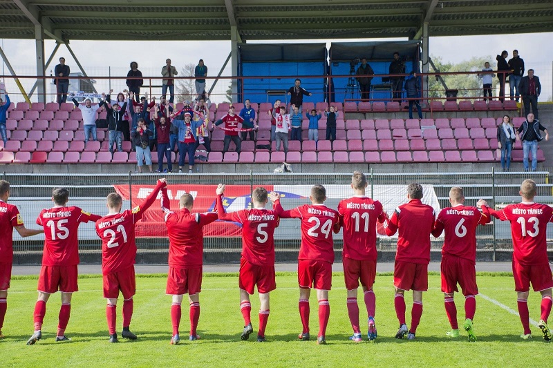 Fotbalisté Třince nastříleli Táborsku pět branek a udrželi se v boji o postup.