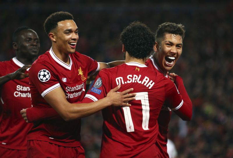 Hráči Liverpoolu po vstřelené brance do sítě AS Řím.