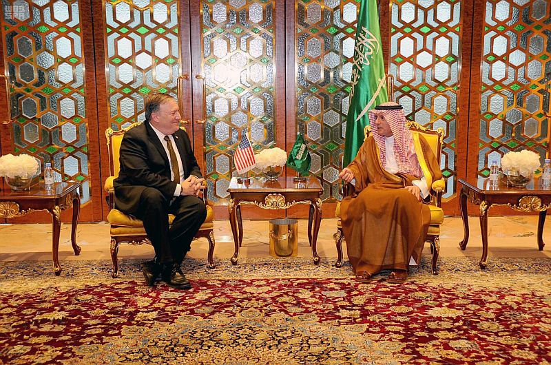 Americký ministr zahraničí Mike Pompeo (vlevo) a jeho saúdskoarabský protějšek Ádil Džubajr.