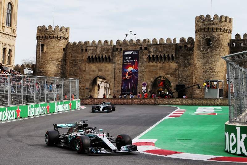 Lewis Hamilton byl v Baku nejrychlejší.