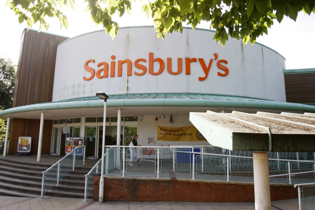 Asda a Sainsbury's vytvoří supermarketovou jedničku.