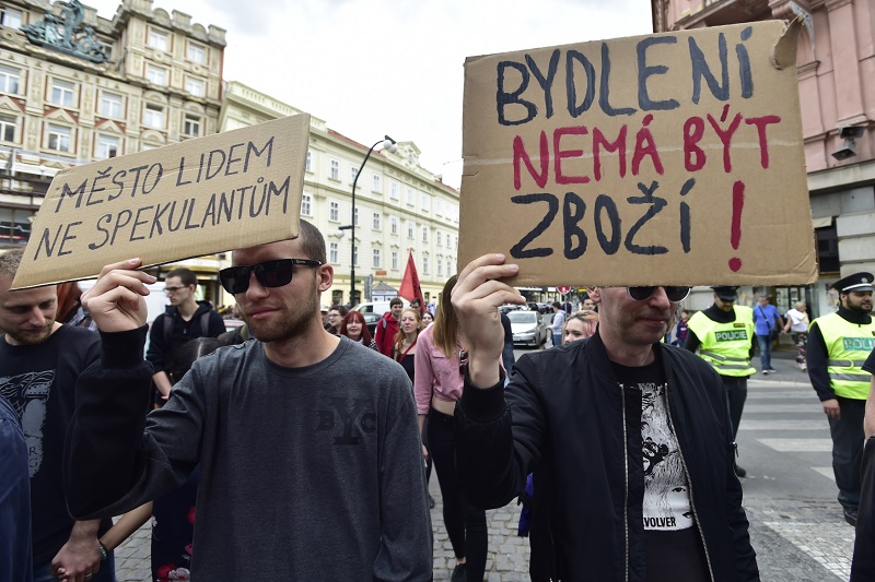 V Praze proběhla demonstrace za lepší bydlení.