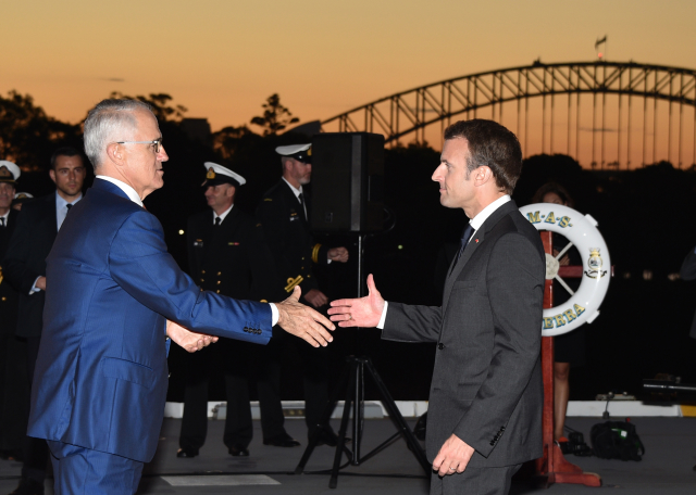 Francouzský prezident Emmanuel Macron (vpravo) a australský premiér Malcolm Turnbull.