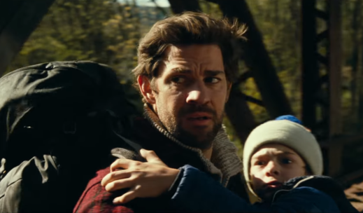 John Krasinski svůj film zrežíroval, napsal k němu scénář a sám si v něm i zahrál.