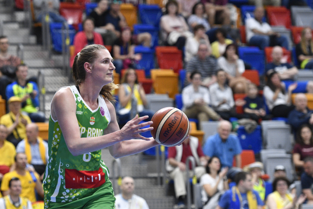 Ilona Burgrová.