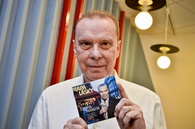 Operní pěvec Štefan Margita na svém šansonovém albu Mapa lásky v titulní písni využil starší záznam hlasu Hany Hegerové. 