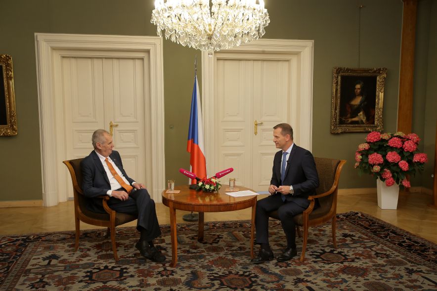 Miloš Zeman (vlevo) při rozhovoru s Jaromírem Soukupem.