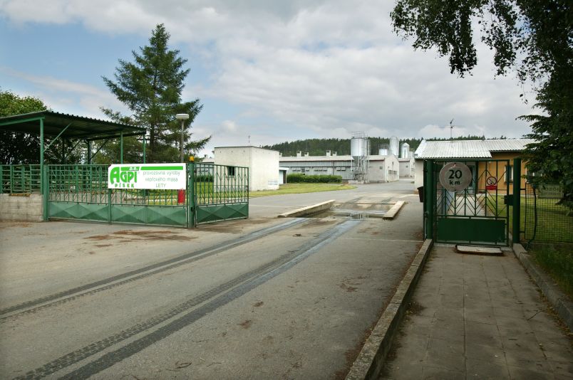 Areál vepřína v Letech u Písku.