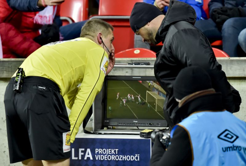 Na finále národního poháru dohlédne videorozhodčí.