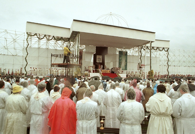 Svatořečení Jana Sarkandera vroce 1995.