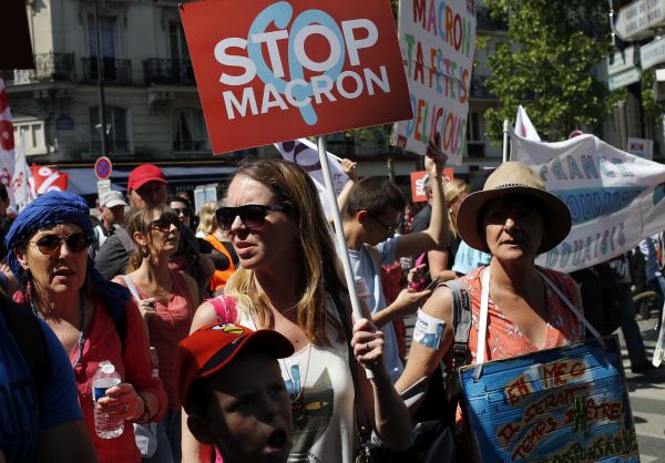 Demonstrace proti Macronovi v Paříži.