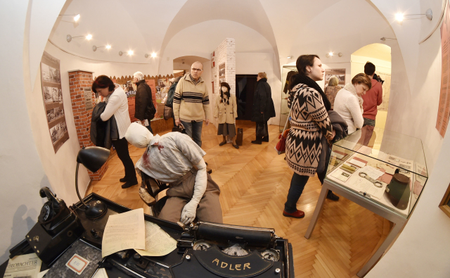 Muzeum Komenského. na ilustračním snímku expozici s názvem 100letá Republika.