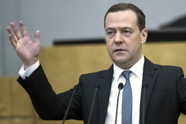 Premiér Dmitrij Medveděv.