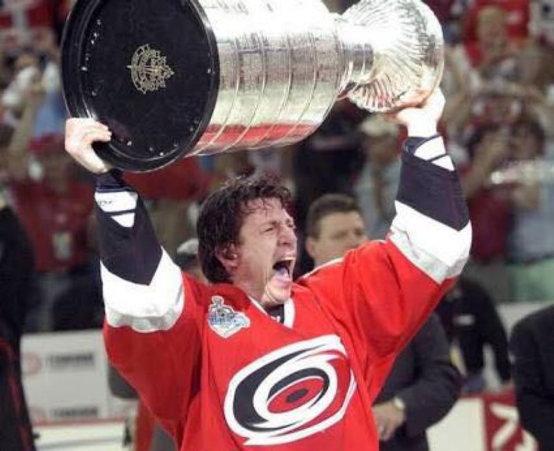 Nový trenér Caroliny Rod Brind'Amour.