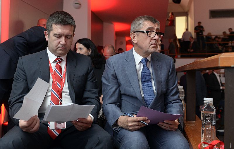 Předseda ČSSD Jan Hamáček a premiér v demisi Andrej Babiš.