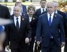 Ruský prezident Vladimir Putin (vlevo) a izraelský premiér Benjamin Netanyahu se účastní vojenské přehlídky v Moskvě na Rudém náměstí.