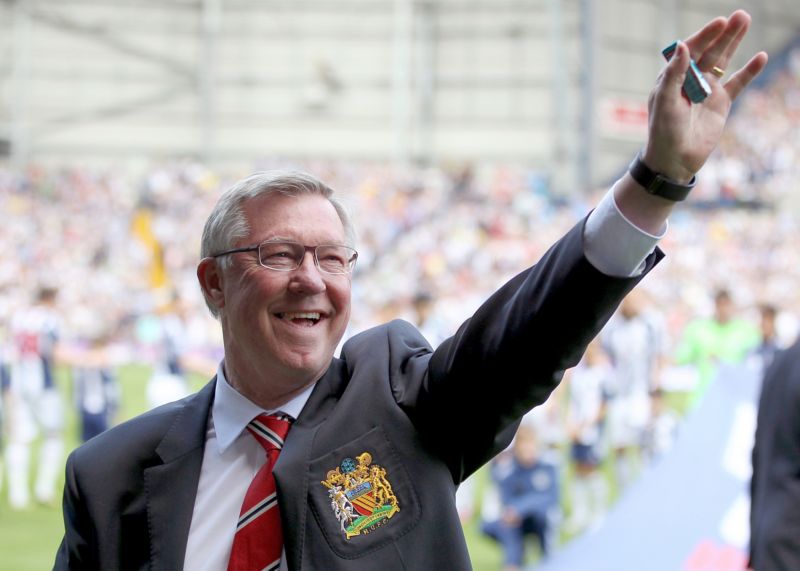 Alex Ferguson se nadále zotavuje v nemocnici.