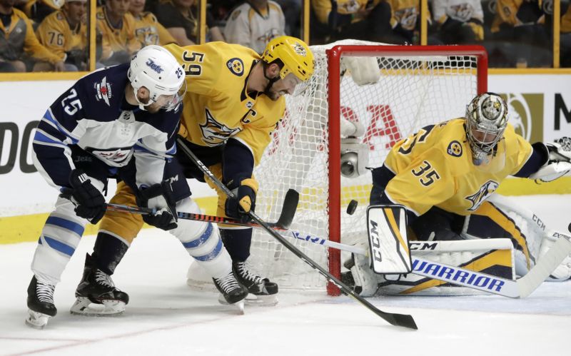 Brankáři Nashvillu Pekkovi Rinnemu rozhodující zápas série s Winnipegem vůbec nevyšel.