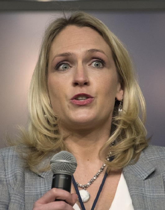 Kelly Sadlerová.