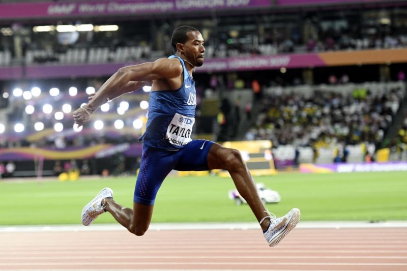 Christian Taylor zkusí své schopnosti na čtyřsetmetrové trati.