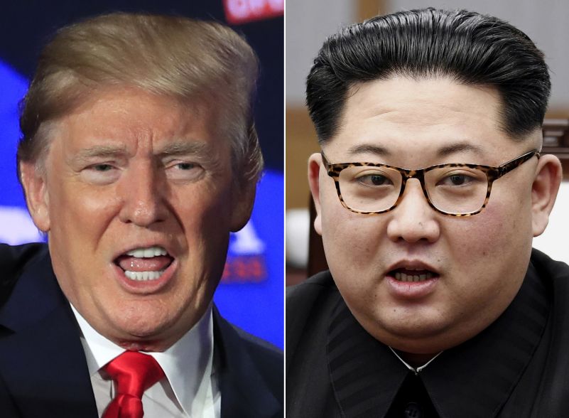 Donald Trump a Kim Čong-un (vpravo).