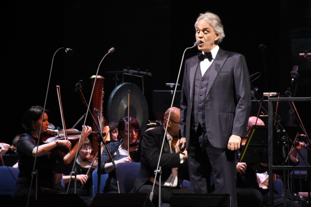Italský tenorista Andrea Bocelli.