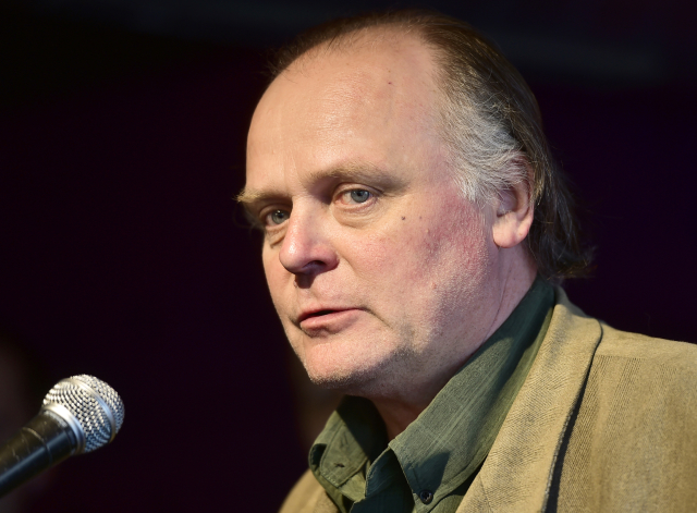 Herec Igor Bareš přiblíží audioknihu Dům z karet.