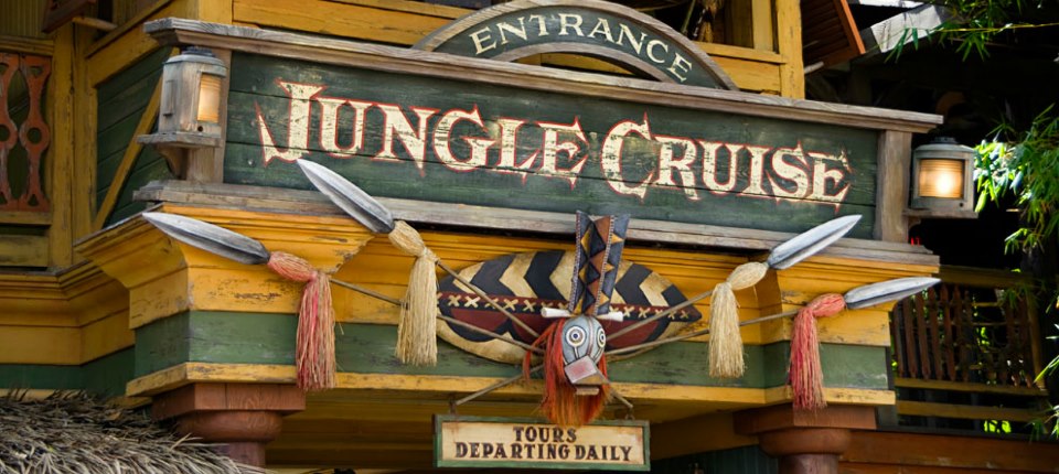 Vstup do tematické atrakce Jungle Cruise v kalifornském Disneylandu.
