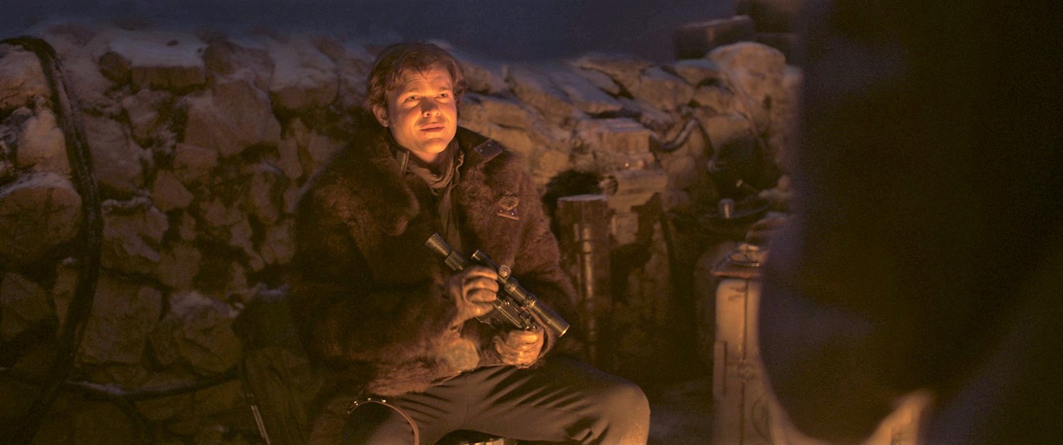 Alden Ehrenreich v roli mladého Hana Sola.