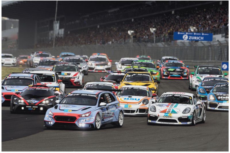 Hyundai i30 N TCR v čele startovního pole.