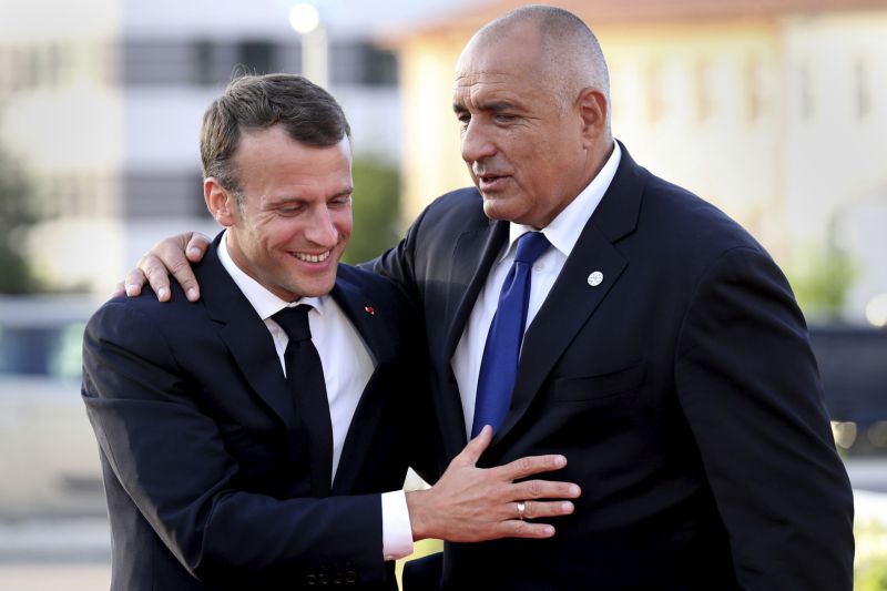 Francouzský prezident Emmanuel Macron (vlevo) a bulharský premiér Boyko Borissov.