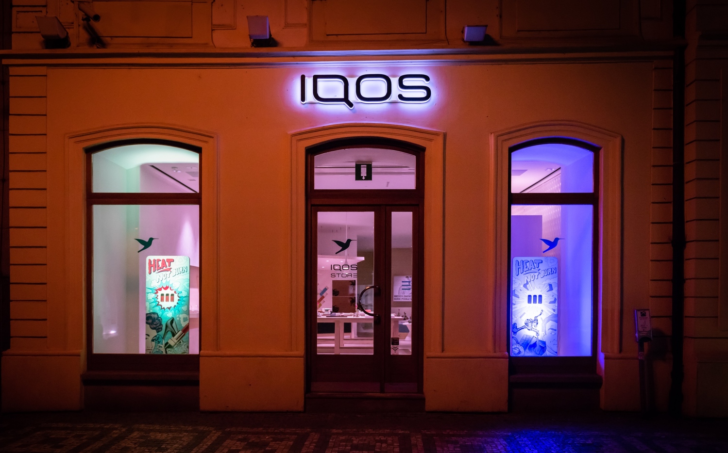 O IQOS je velký zájem, v Praze je první prodejna.