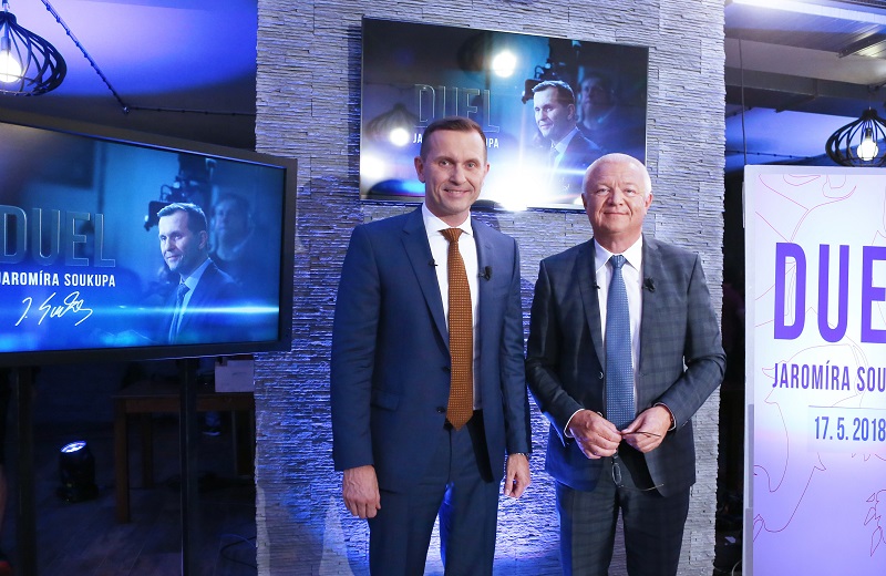Jaroslav Faltýnek (vpravo) s moderátorem pořadu a generálním ředitelem televize Barrandov Jaromírem Soukupem.