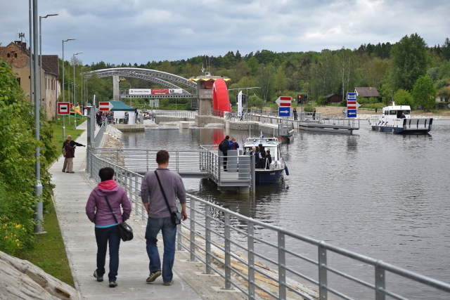 Nová plavební komora, Hněvkovice.