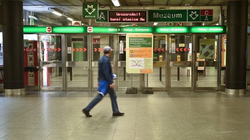 Stanice metra Muzeum by měla být od pondělí plně v provozu.