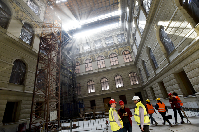 Národní Muzeum v rekonstrukci. 