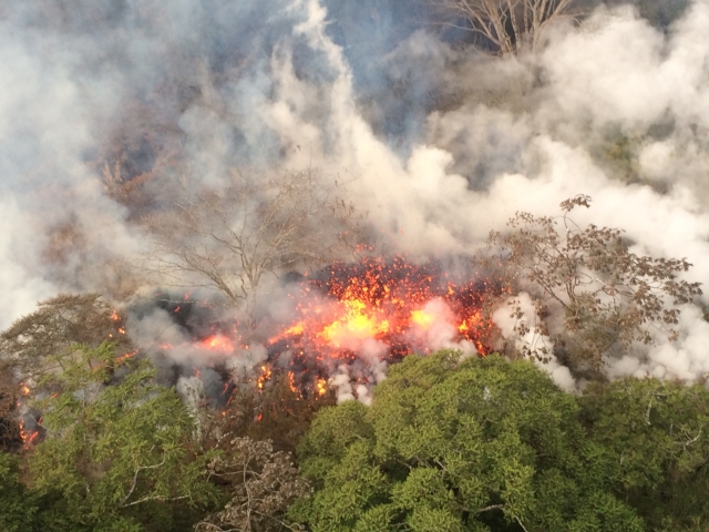 Soptící sopka Kilauea.