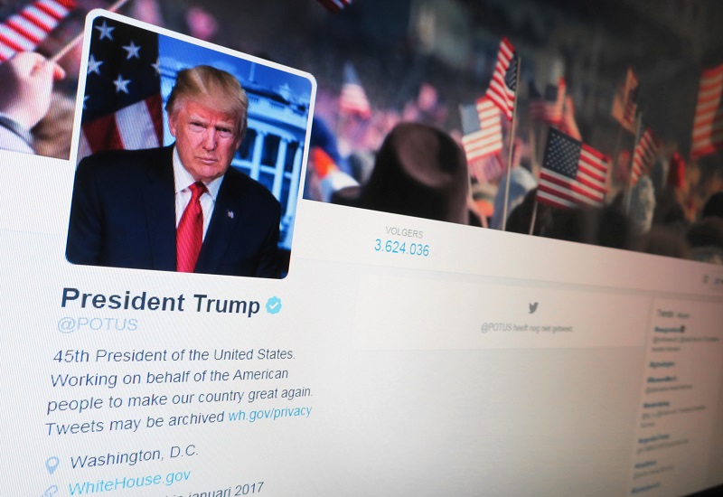 Twitterový profil Donalda Trumpa nepoužívá prezident sám.